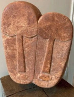 Sculptuur in steen van Katja van Egmond