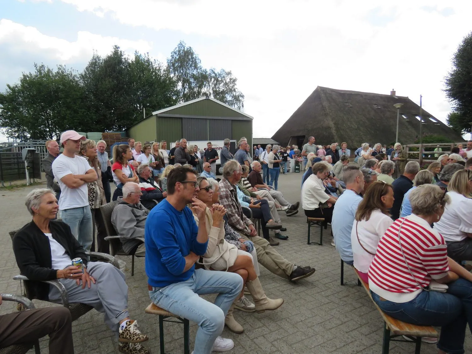 Drukte op Hof van Espelo